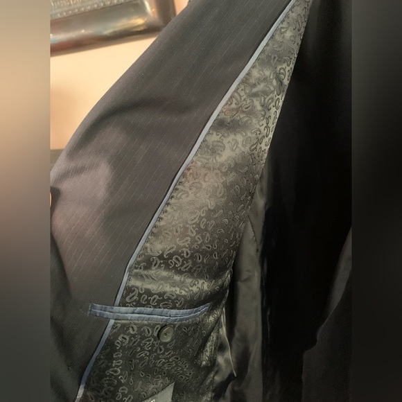 Men’s 46R Perry Ellis Portfolia Blue stripe suit. Pant size 39”x32” - Picture 7 of 9